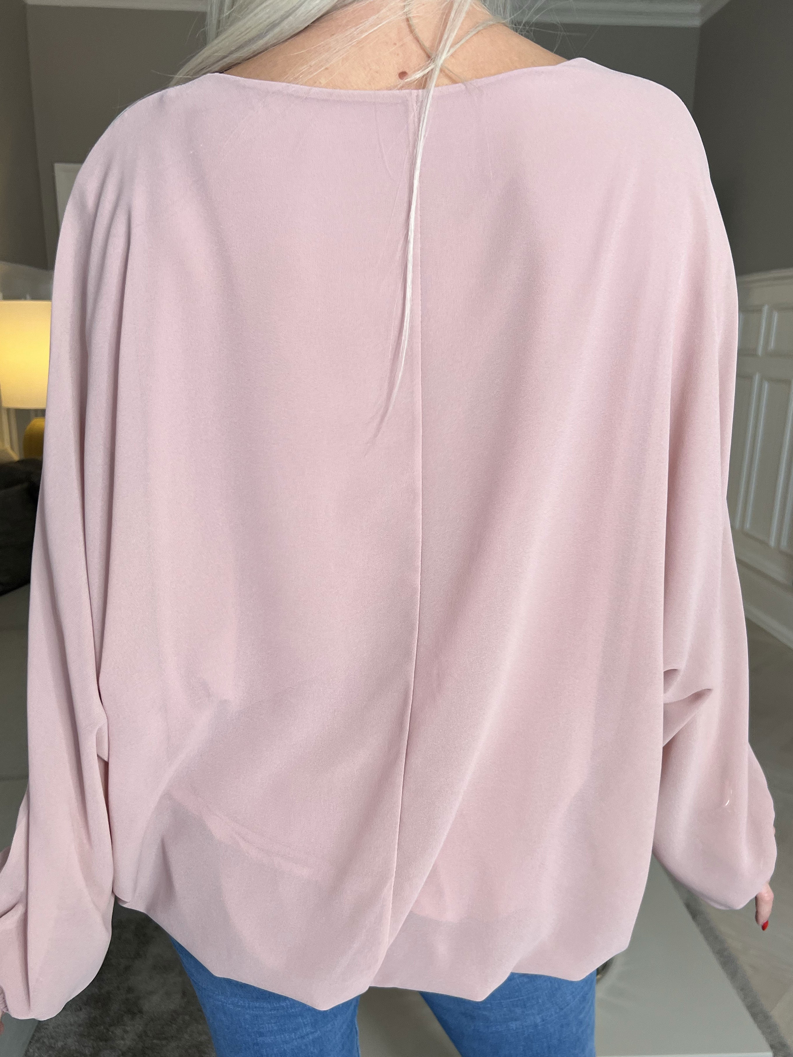 Destiny Plain - Bluse i chiffon med flagermusærmer
